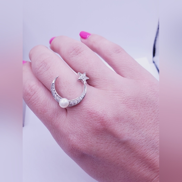 White Diamond Simulants & Pearl 925 Sterling Silver Moon & Star Ring - Picture 3 of 5
